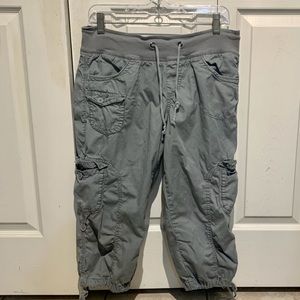 Unionbay Olive Green Capri Cargo Pants - Size 10